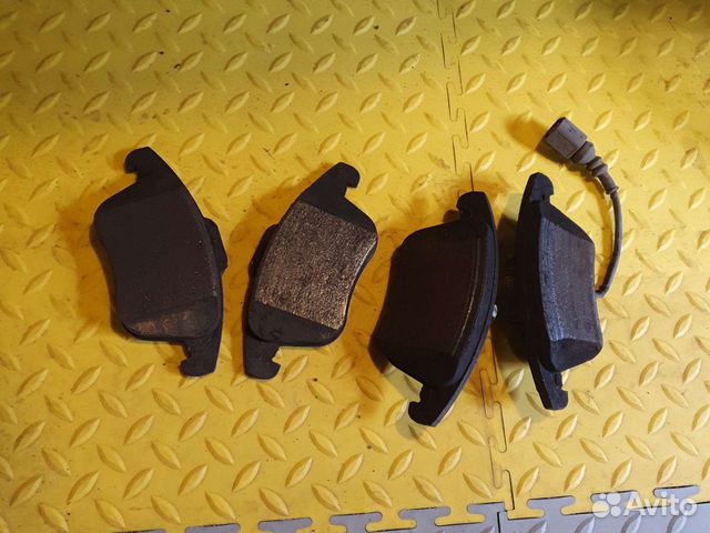Колодки тормозные дисковые передние, комплект VAG5