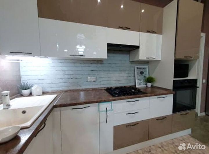 Стеклянный фартук на кухню