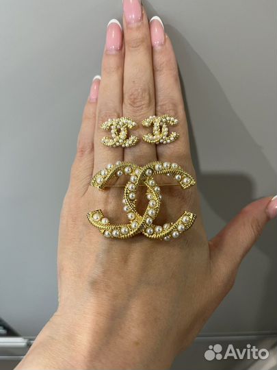 Брошь и серьши chanel
