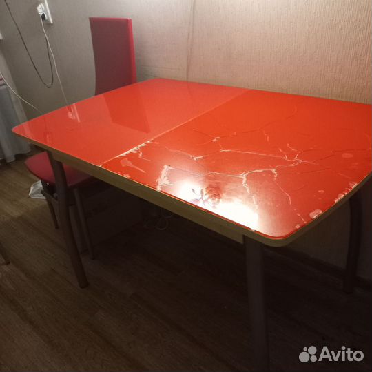 Кухонный стол