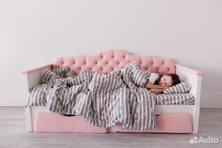 Детская кровать с каретной стяжкой