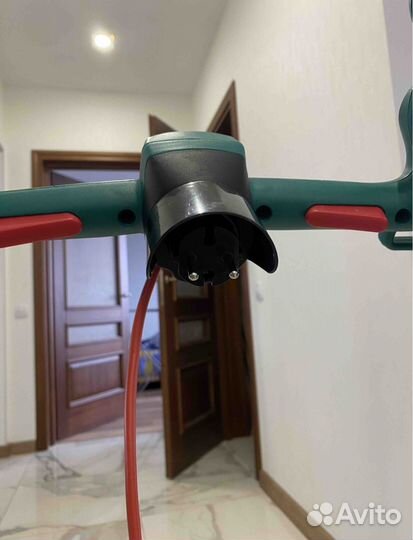 Электрическая газонокосилка Bosch ARM 37 1400 Вт