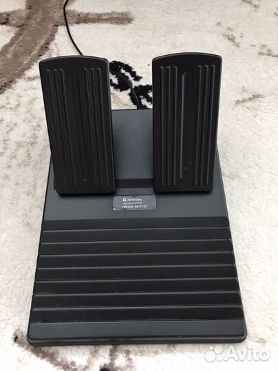 Игровой руль с педалями