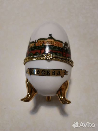 Шкатулка сувенирная фарфоровая в виде яйца