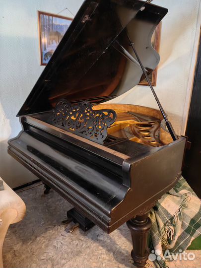 Рояль кабинетный