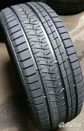 Triangle PL02 245/35 R19 94W