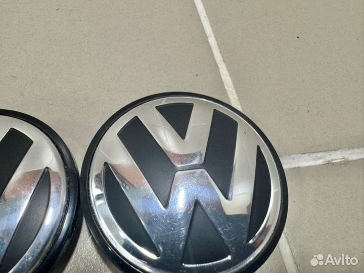 Заглушка колесного диска Volkswagen Passat CC 2010