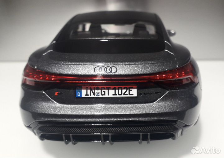 Модель Audi RS e-tron GT, серый VAG 5012120051