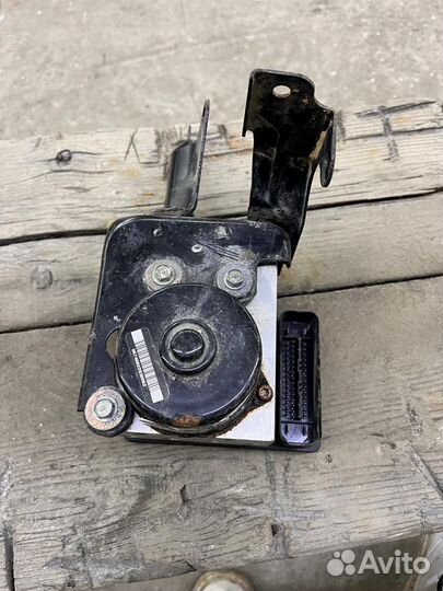 Блок насос контр. ABS Nissan Murano Z50