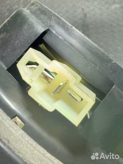 Динамик Kia Carnival 2.9 2004