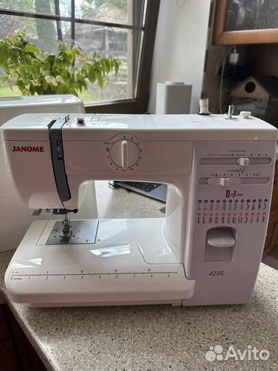 Швейная машинка janome
