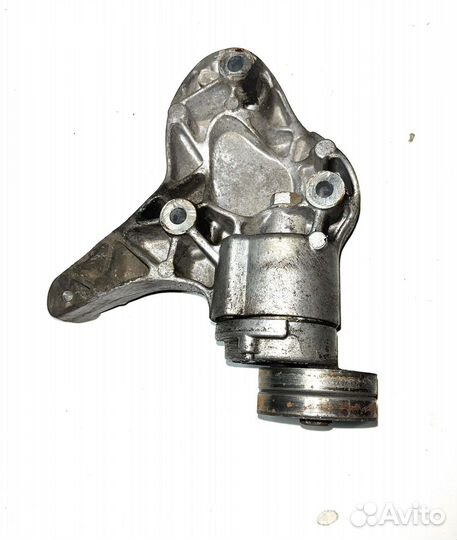 Конштейн компрессора кондиционера VW Golf 6