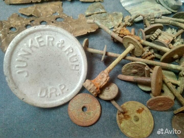 Старинные часы, украшения. Быт Восточной Пруссии