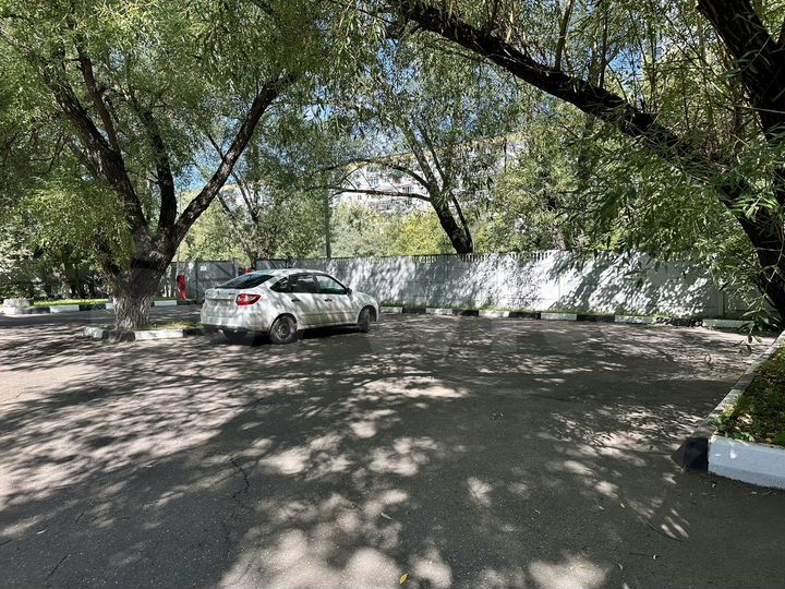 Машиноместо, 14 м²