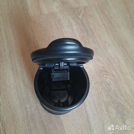 Пепельница для Toyota новая