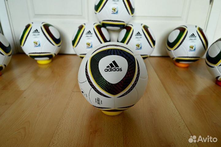 Футбольный мяч adidas jabulani