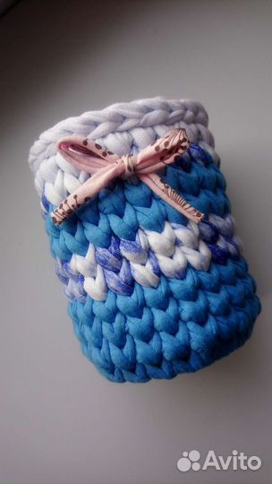 Корзина из трикотажной пряжи в подарок