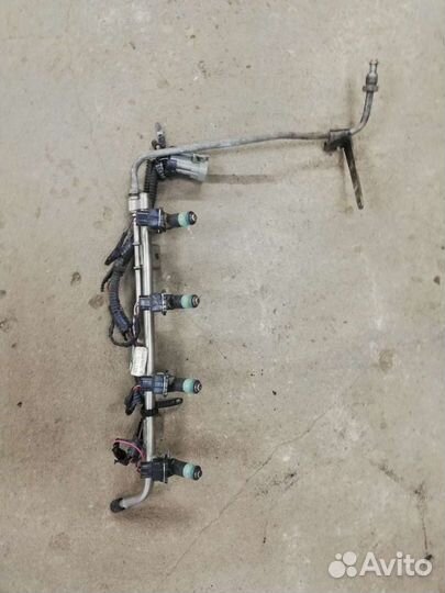 Топливная рампа с форсунками ваз приора 1,6 16кл