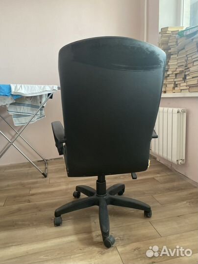 Компьютерное кресло кожаное