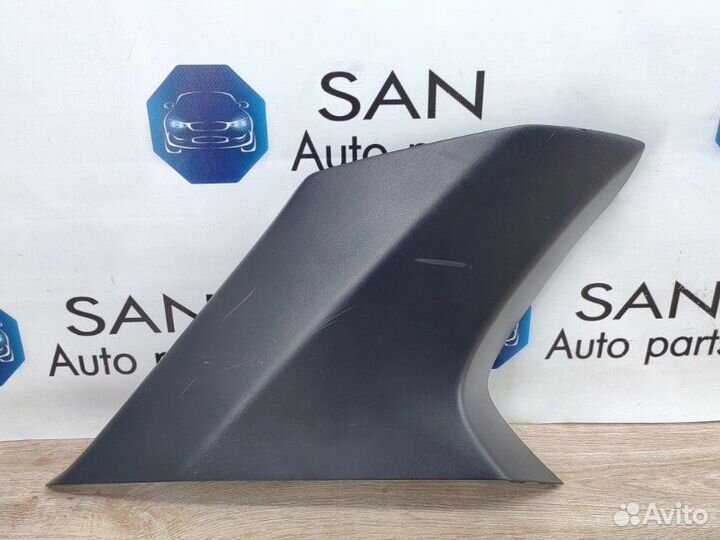 Накладка задней стойки задняя левая Bmw X5 Рест