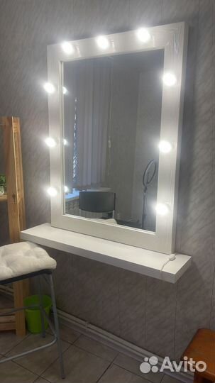 Зеркало с лампами