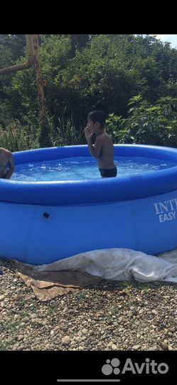 Надувной бассейн