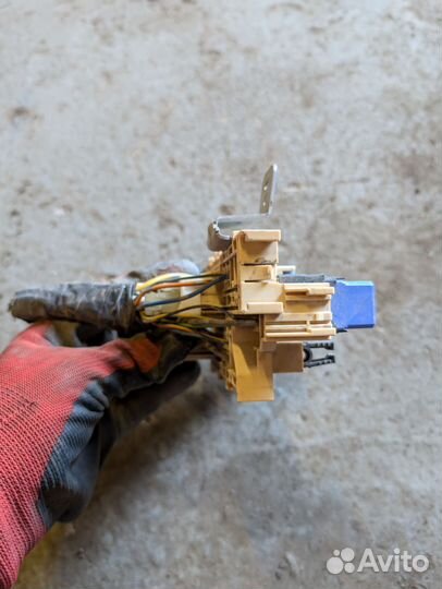 Блок предохранителей салонный Nissan Note E11