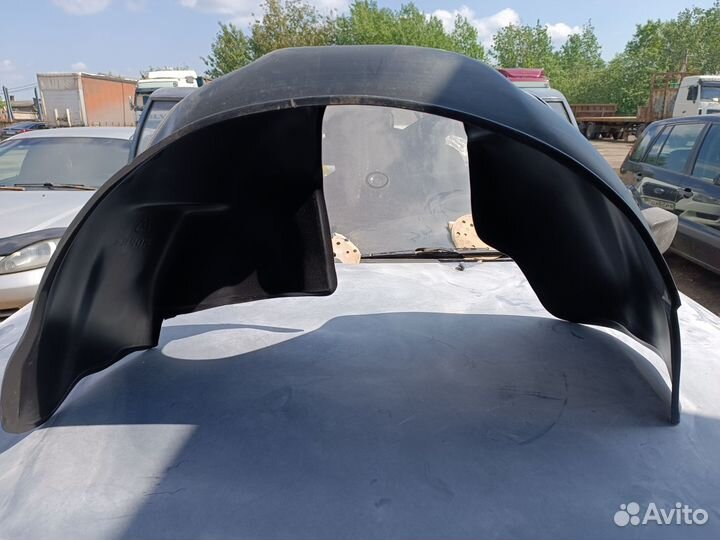 Подкрылок передний левый Kia Spectra