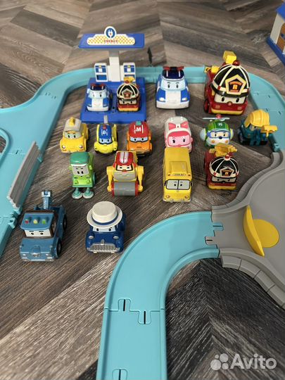 Робокар поли база набор штаб и 16 машинок