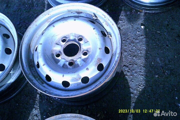 Всего 2 диска штампованные R 15 на Хендай Старекс