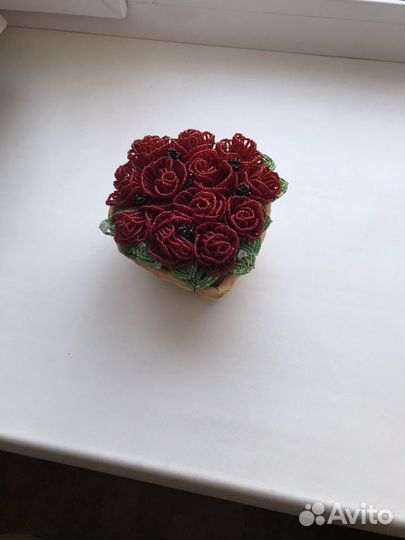 Корзинки цветов из бисера