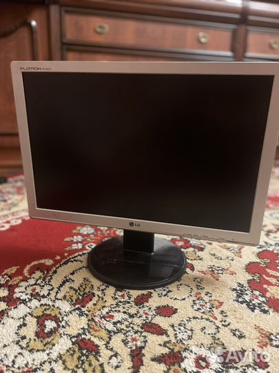 Монитор LG flatron w1942s