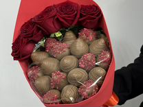 Букет цветы с клубникой в шоколаде
