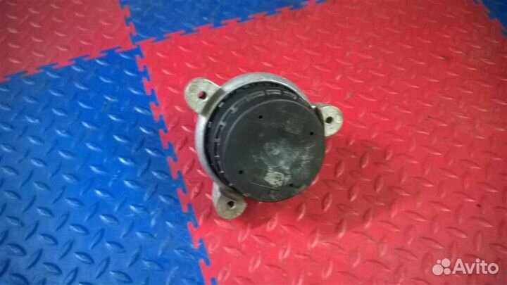 Опора двигателя левая BMW 5-серия F10/F11