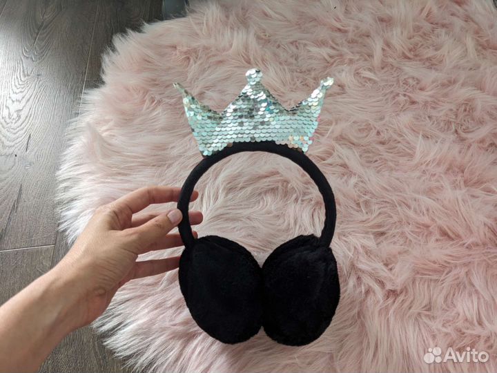 Меховые наушники черные для девочки с короной