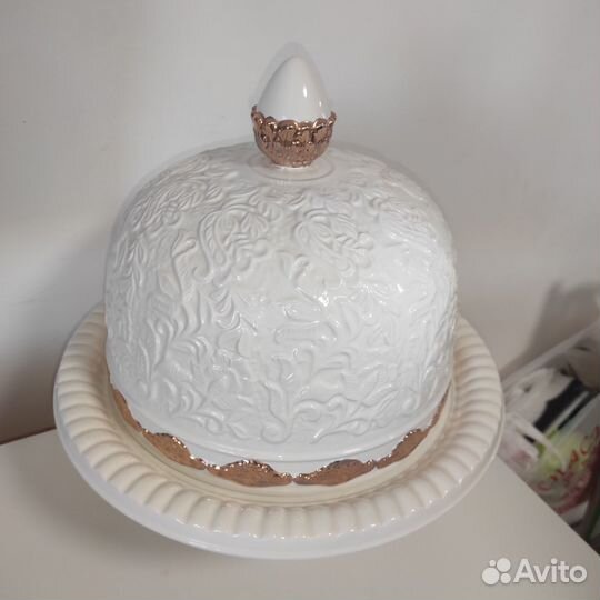 Тортница фарфоровая