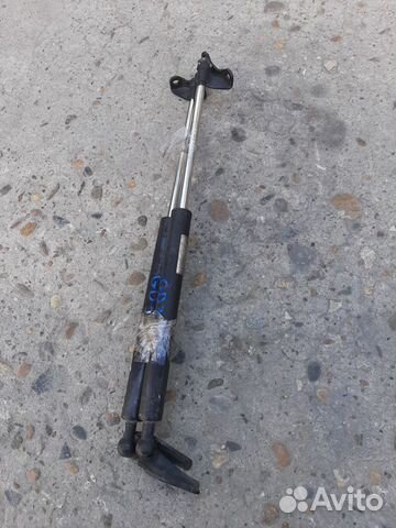 Амортизатор,стойка 5 двери хонда фит,джаз
