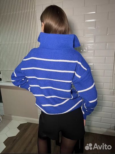 Свитер в полоску женский