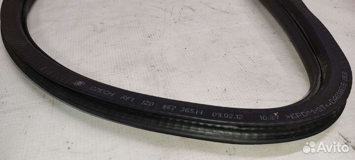 Уплотнитель проема двери перед Skoda Octavia A5