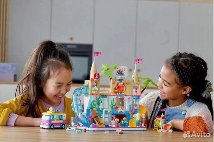 Конструктор Френдс Летний аквапарк 1013 дет