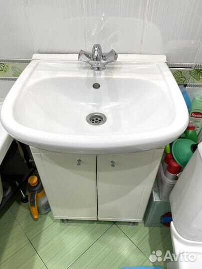 Продам раковину с тумбой