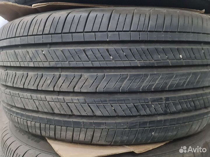Goodyear Eagle Touring 235/40 R19