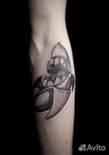 Мастер татуировки