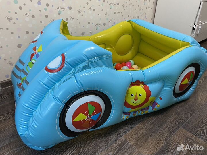 Детский надувная машинка новая с шариками