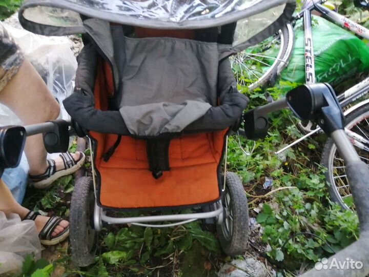 Прогулочная коляска