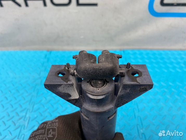 Форсунка омывателя фары правая Porsche Cayenne 958