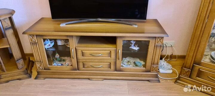 Тумба под телевизор