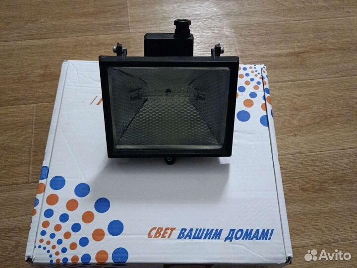 Прожектор галогеновый