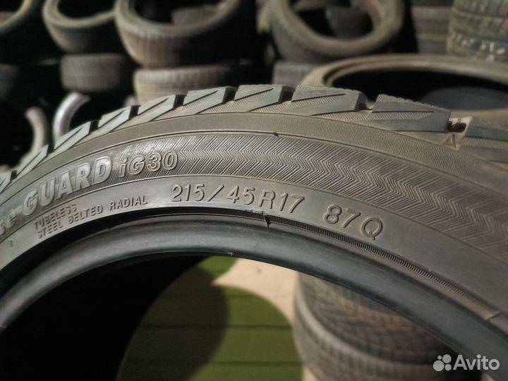 Yokohama Ice Guard IG30 215/45 R17 87Q