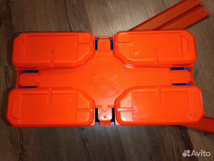 Hot wheels track builder